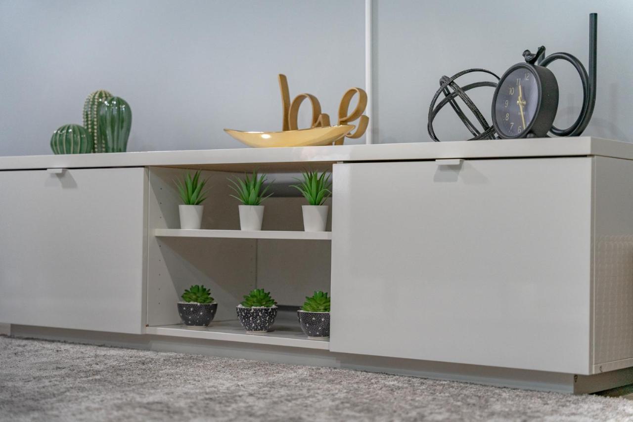 You Will Love This 2Br Guest Suite In Se YYC Kültér fotó