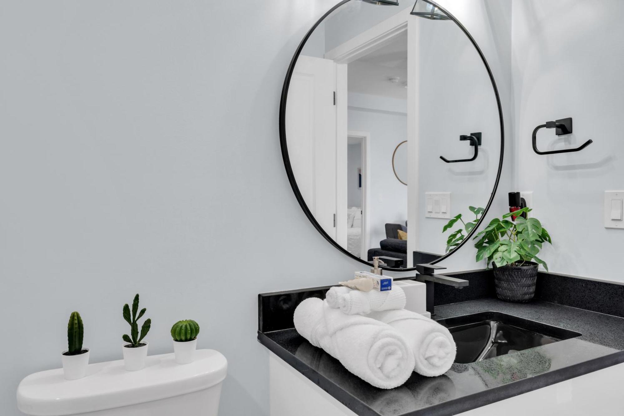 You Will Love This 2Br Guest Suite In Se YYC Kültér fotó