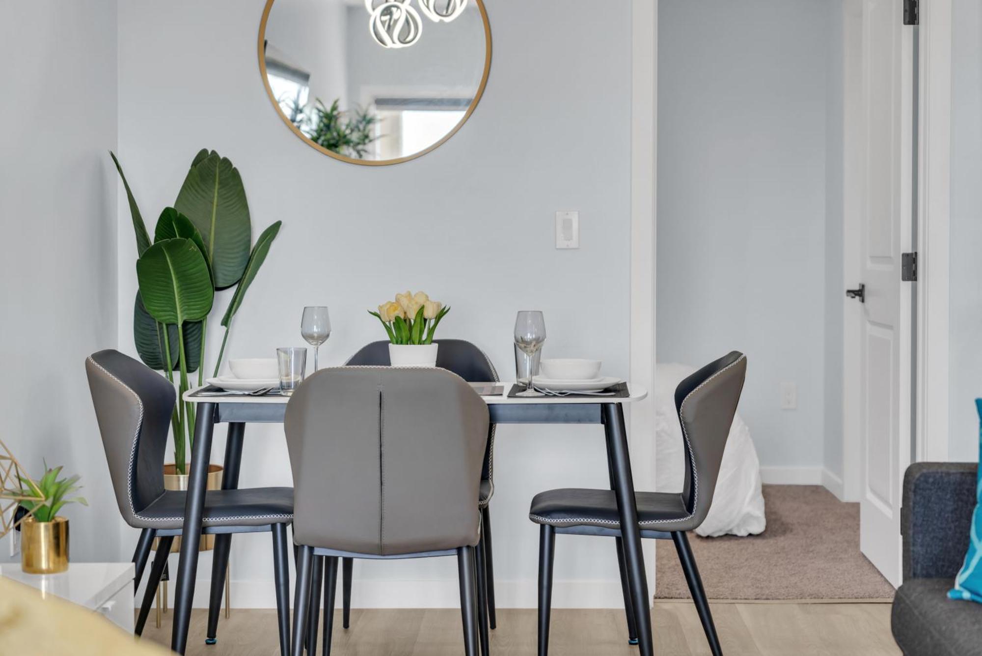You Will Love This 2Br Guest Suite In Se YYC Kültér fotó