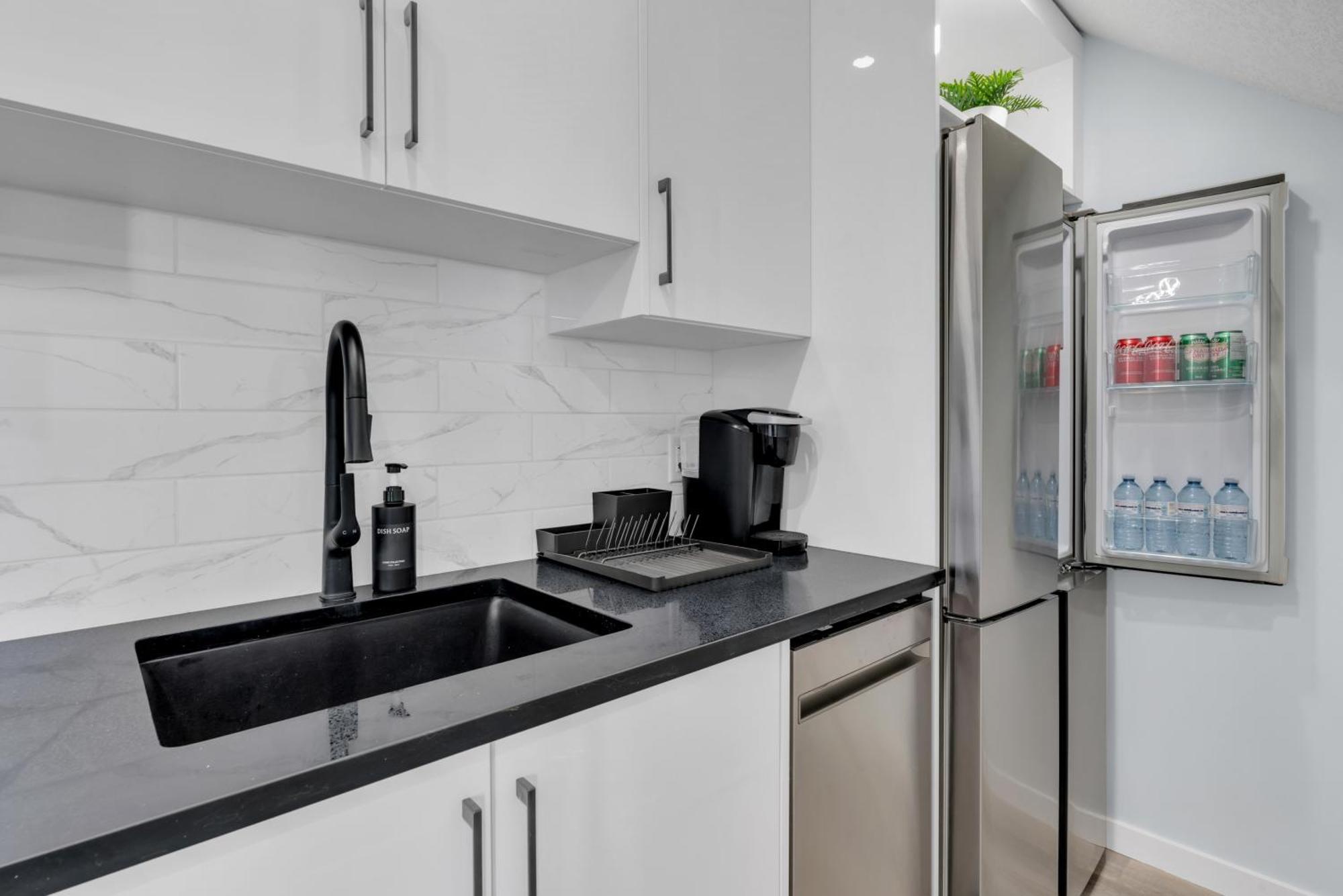 You Will Love This 2Br Guest Suite In Se YYC Kültér fotó